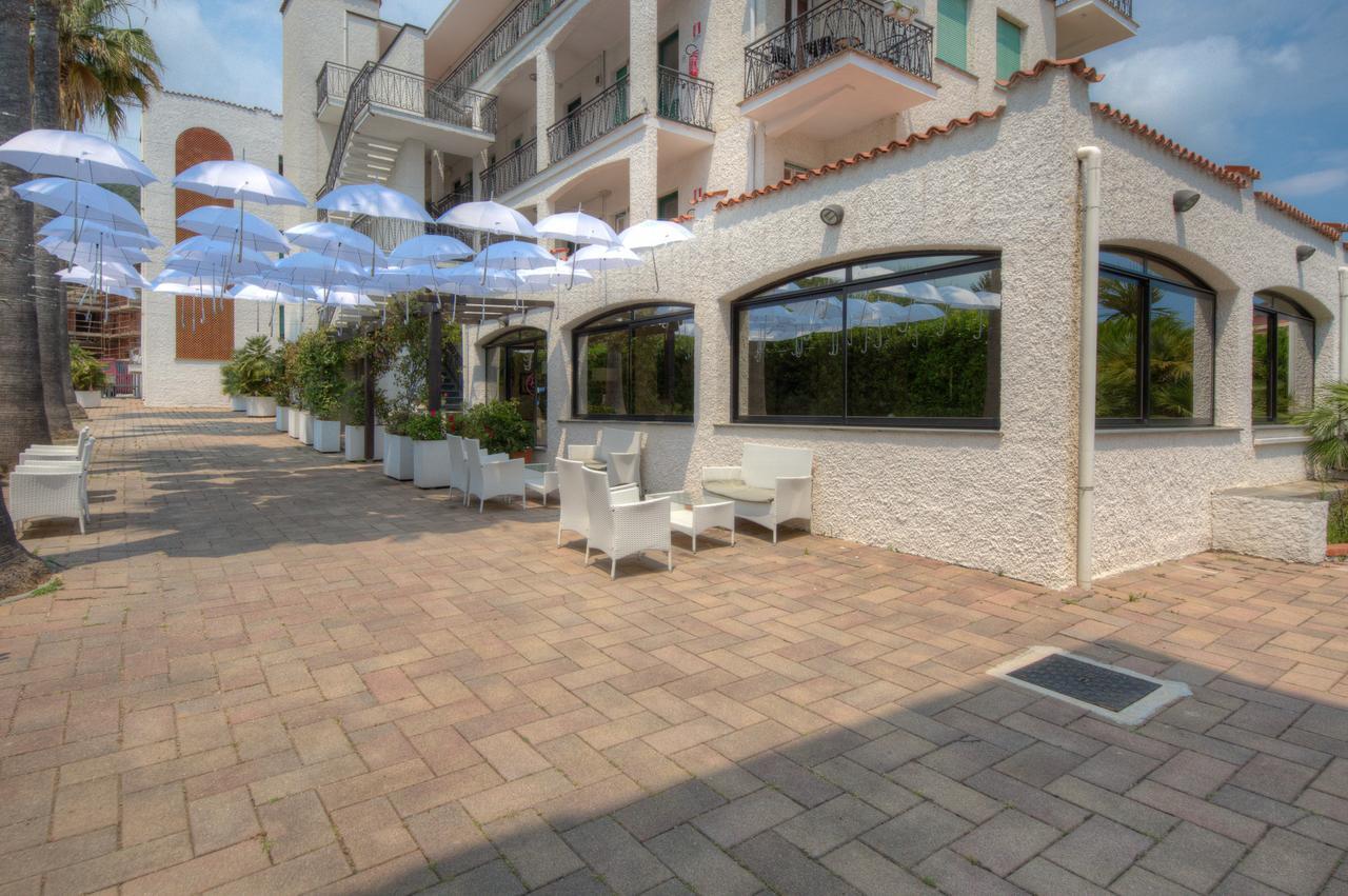 Hotel Riviera Pietra Ligure Exterior photo